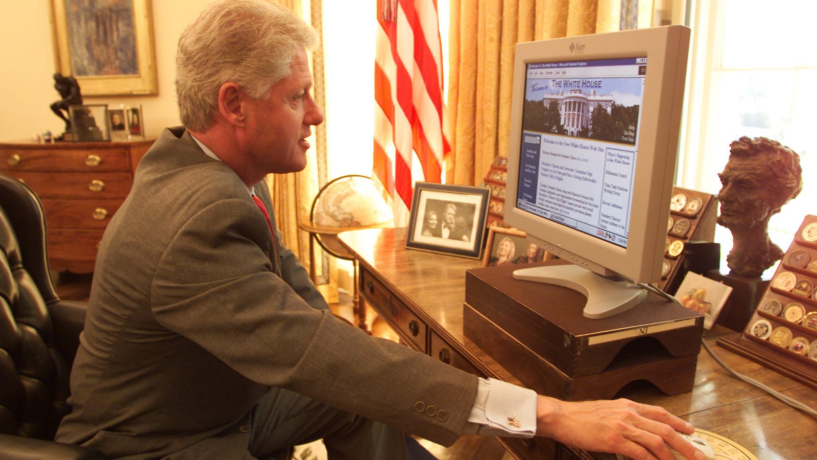 QnA VBage Turn Your Tweets into Messages to Politicians With This Chrome Extension