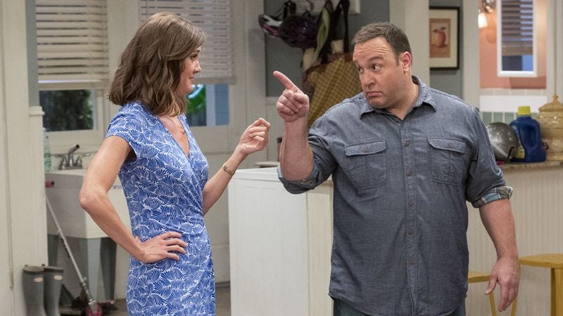 Erinn Hayes (left), Kevin James (Photo: Dave Giesbrecht/CBS)