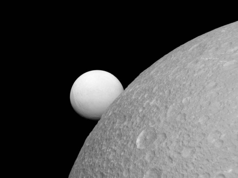 Enceladus and Dione Make a Glorious Pair In the Latest Cassini Image