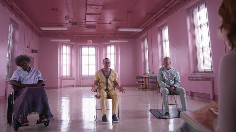 Illustration for article titled M. Night Shyamalan says Split's supervillain was almost in the original Unbreakable, too