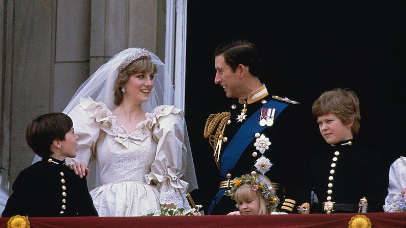 Illustration for article titled Old Slice of Fruitcake from Princess Diana’s Wedding Sells for $1375