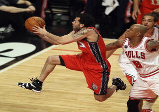 New Jersey Nets play the Chicago Bulls. (Getty Images)