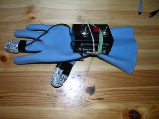 Illustration for article titled Tazer Gloves: DIY and Fight Crime for $20