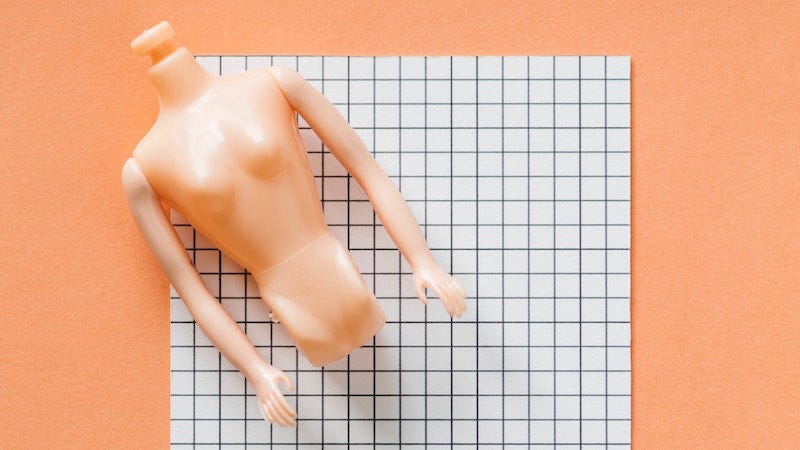 Las personas que usan redes sociales más visuales son más propensas a considerar la cirugía plástica.