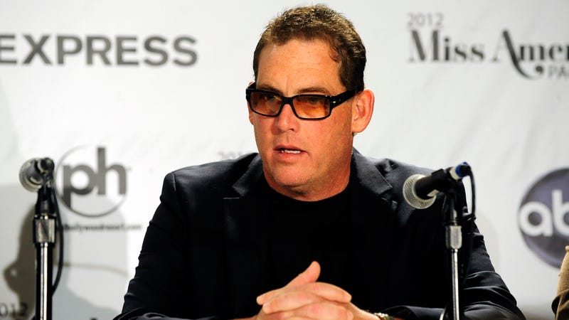 Illustration for article titled Laura Fleiss, wife of Bachelor creator Mike Weiss, is granted restraining order against him