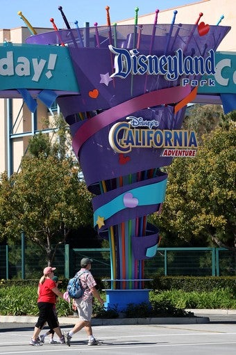 Illustration for article titled Disneyland Employee Files Complaint Over No-Hijab Rule