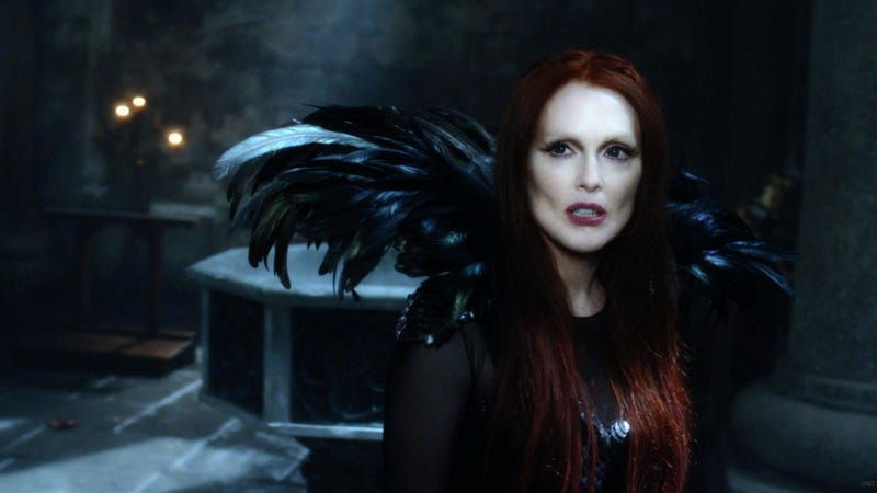 Illustration for article titled In Seventh Son, Julianne Moore's Shoulderpads Have Magic Dragon Powers