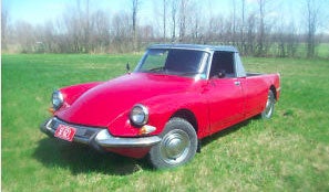 Illustration for article titled Citroën DS-amino's perfect for landing French-Canadian farmgirls