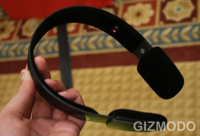 Illustration for article titled Hands On Jabra Halo Bluetooth Headset: Really, Really Slim