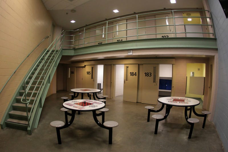 California Cops Let Rich Crooks Buy Themselves Nicer Prison Spots