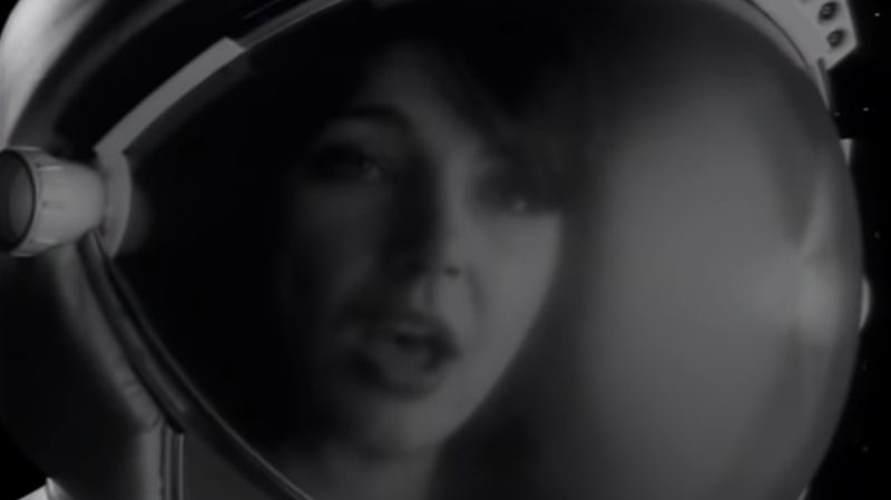 Illustration for article titled Kate Bush strums a ukulele in space in the long-lost video for her "Rocketman" cover