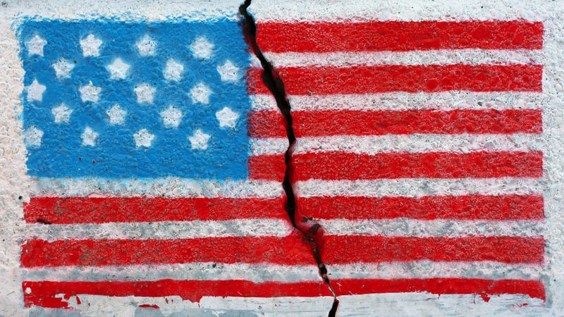 Illustration for article titled Pizzeria’s proposed flag mural divides small New York town