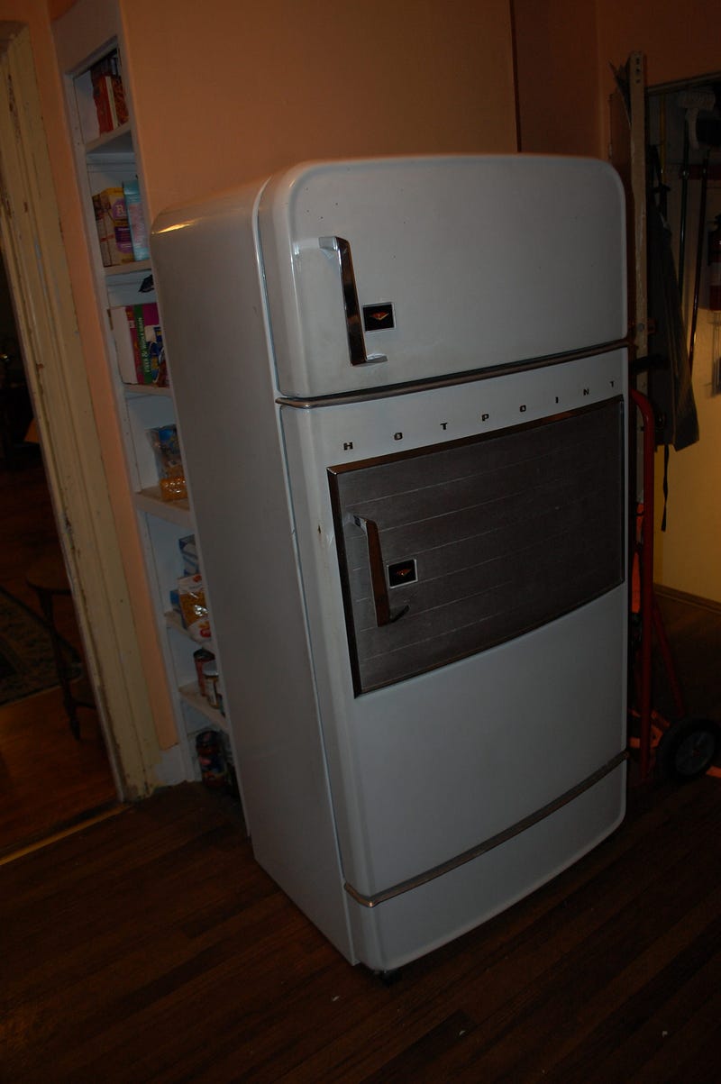 Illustration for article titled Houselopnik, vintage appliance edition.