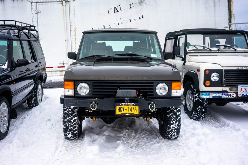 This Tiny Vermont Shop Is The Singer Of Classic Range Rovers