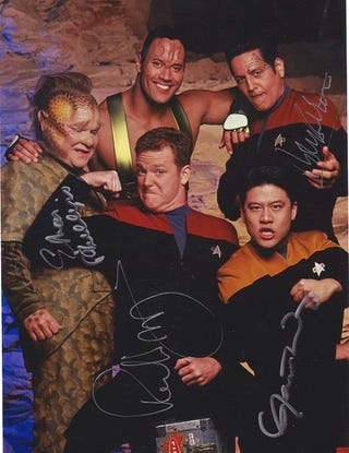 Illustration for article titled Excuse Me, But I Think You've Got a Little Bit of Weirdness, Just, Right, There: Star Trek: Voyager Edition