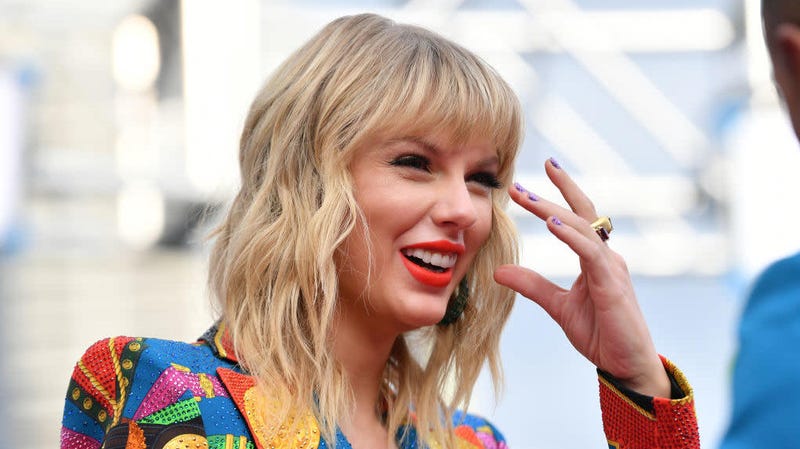 Illustration for article titled Microsoft President Says Taylor Swift Wanted to Sue Over Racist Chatbot Named 'Tay'