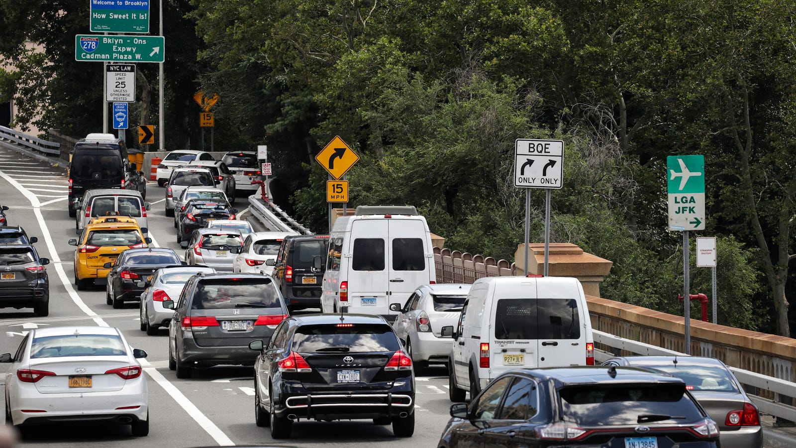 photo of Air Pollution From Cars Linked to Degenerative Eye Disease image