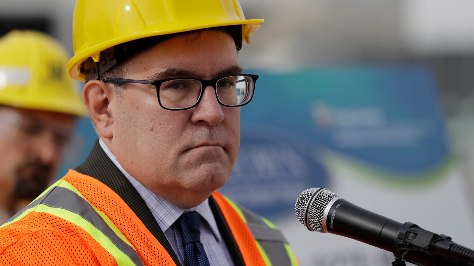 photo of EPA Chief Andrew Wheeler Is About as Much of an Idiot on Social Media as You'd Expect image