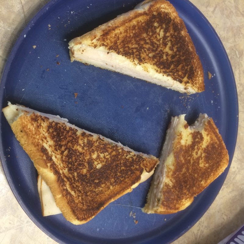 Illustration for article titled Grilled Cheese gets the diagonal cut