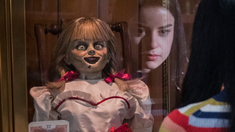 Illustration for article titled Annabelle Comes Home plays the Conjuring franchise’s greatest hits