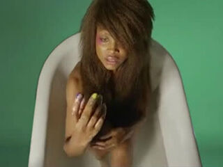 Illustration for article titled Erykah Badu's Naked Ambition