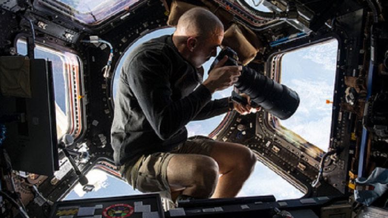 Illustration for article titled Here are some photos taken by astronauts that look like shots from Gravity