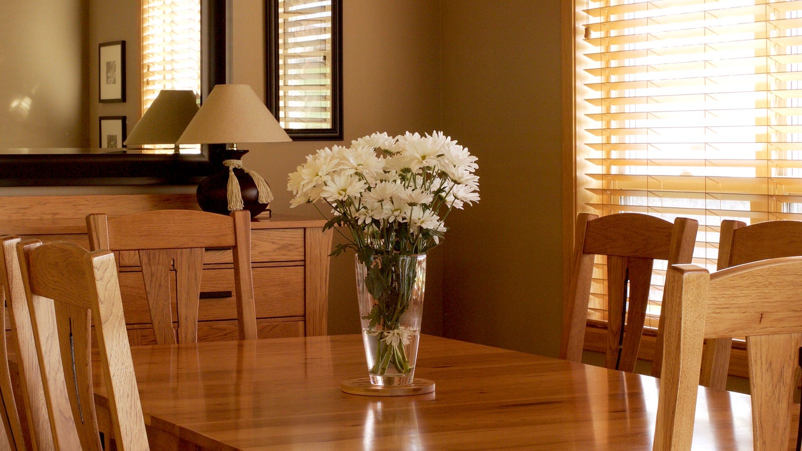 flowers for kitchen table