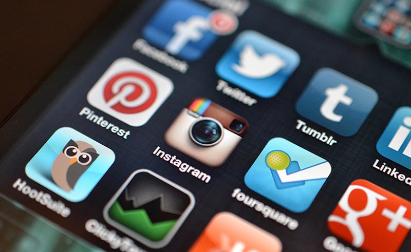 Illustration for article titled Apple Suspends Hundreds of Apps For Stealing Personal Data From a Million Users