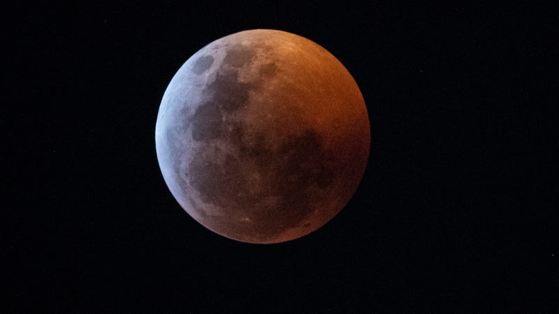 Illustration for article titled Science FTW! NASA Just Posted A Tweet Announcing That They’re Thinking About Doing A Lunar Eclipse Tonight If There’s Any Interest
