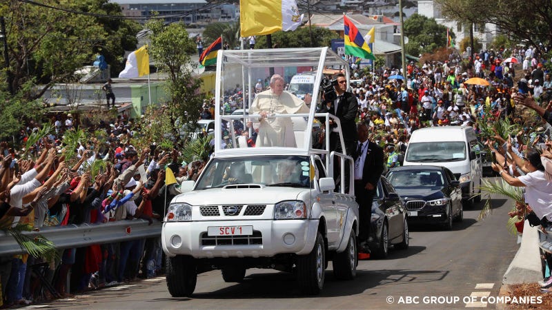 Illustration for article titled The Pope's Humble Pickup Truck Is A Very Practical Popemobile