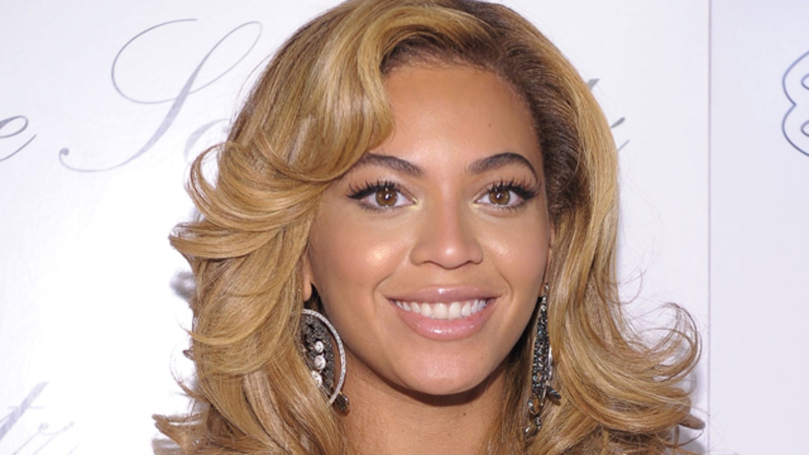 Beyoncé To Remake A Star Is Born1600 x 900