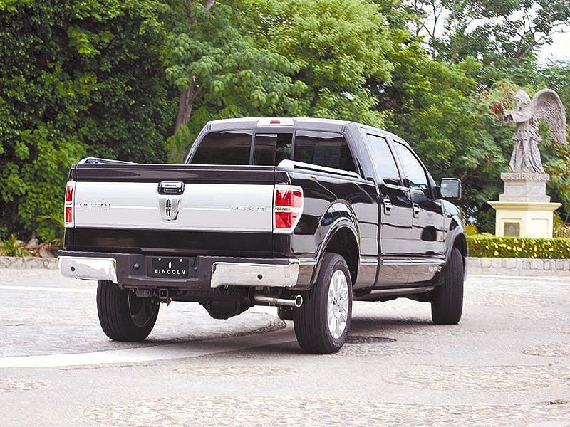 OE Replacement Ford F-150//Lincoln Mark LT Driver Side Fog Light Housing Partslink Number FO2600100
