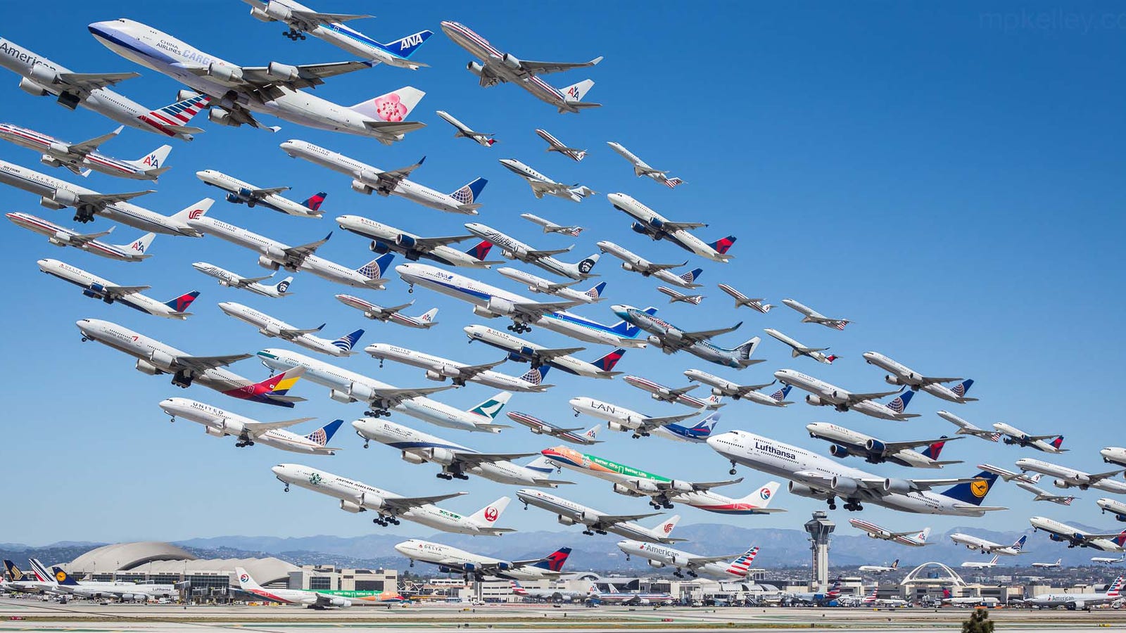 8 hours of airliners departing from Los Angeles in one single photo
