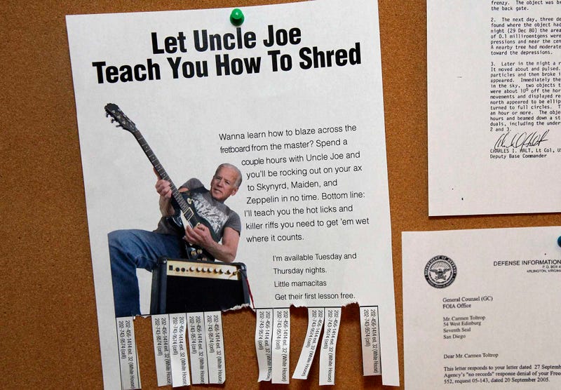 biden pins up guitar lesson flyers on white house bulletin board guitar lessons flyers