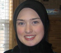 Illustration for article titled Is Hijab Tourism Educational Or Offensive?