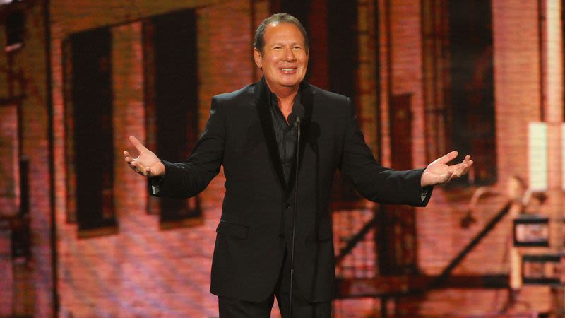 Illustration for article titled Garry Shandling's friends are reviving his Twitter account with jokes and excerpts from his journals
