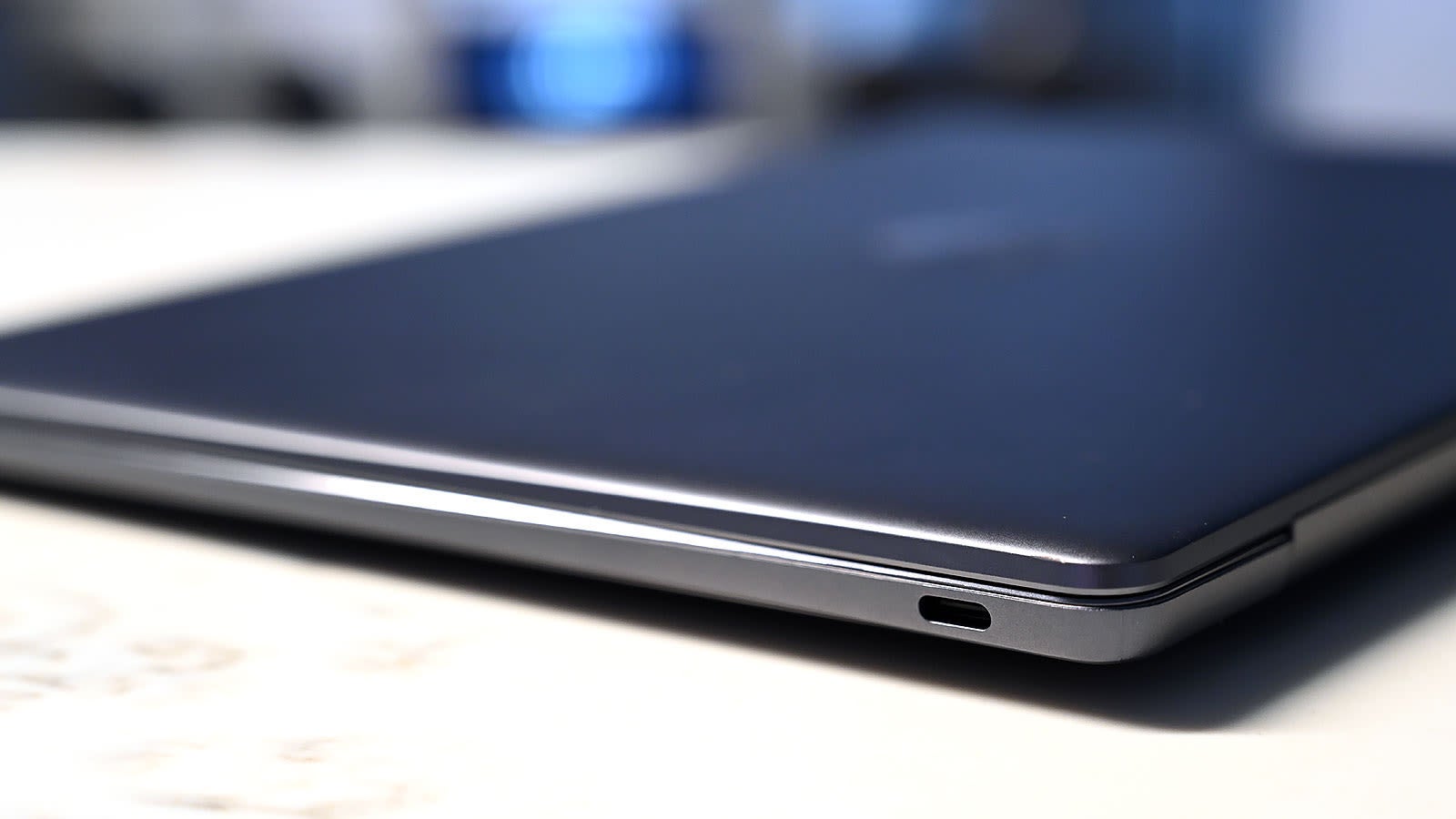 Resultado de imagen para El nuevo portátil de Huawei supera al MacBook Air en casi todo, empezando por el precio