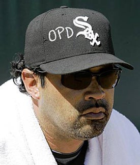 Illustration for article titled A's, White Sox Honor Slain Oakland Policemen On Sunday