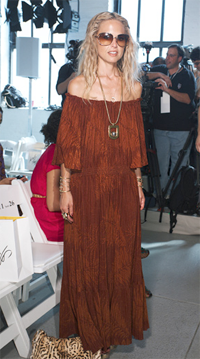 Illustration for article titled Rachel Zoe Shocks Universe, Proclaims Self More Important Than Anna Wintour