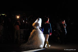 Illustration for article titled This Is What A Gundam Wedding Looks Like