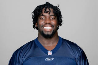 Illustration for article titled Former NFL Player Dies Mysteriously At Age 35