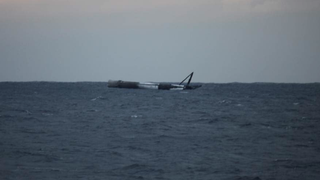 Seemingly Doomed SpaceX Rocket Surprises Elon Musk by Surviving Ocean Landing Test<em></em><em></em><em></em>