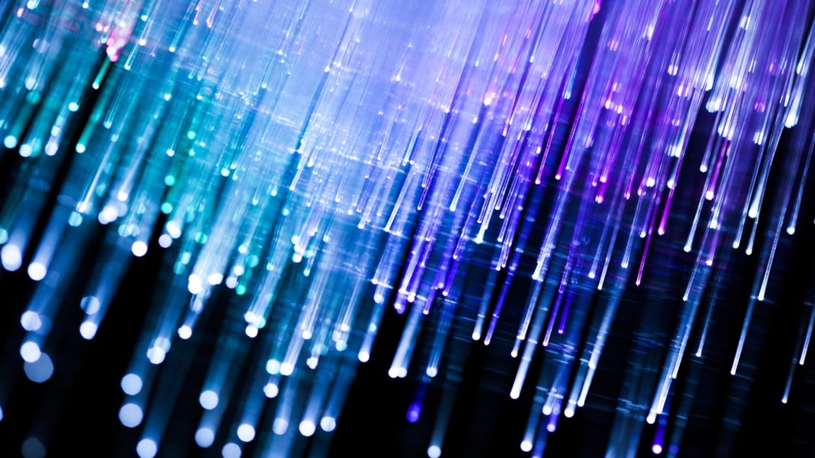 Hollow Fiber Optic Tunnels Can Blast Data at Practically the Speed of Light