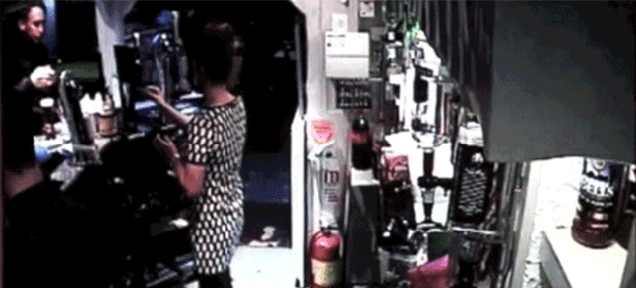 E-Cigarette Plugged Into iPad Charger Explodes in Front of Bartender