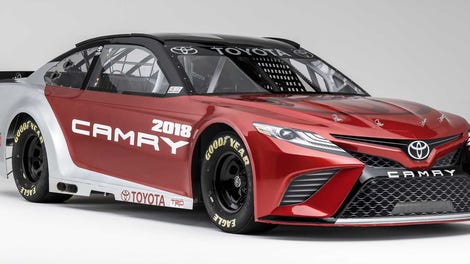 Nascar Engine Specs >> Here S How Modern Nascar Race Cars Compare To Their Road Going Nascar Engine Specs >> Here S How Modern Nascar Race Cars Compare To Their Road Going