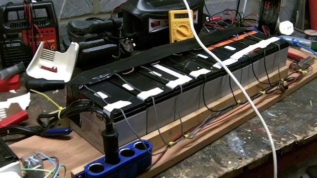 DIY Battery Backup
 Make Your Own DIY Battery Backup System from Recycled Batteries