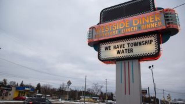 Email: Michigan Officials Gave State Employees Bottled Water a Year Before Flint Residents Got It