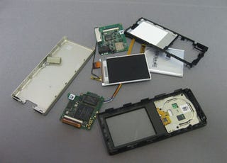Illustration for article titled Zune 8GB Gets Stripped, Starts Hearts Racing