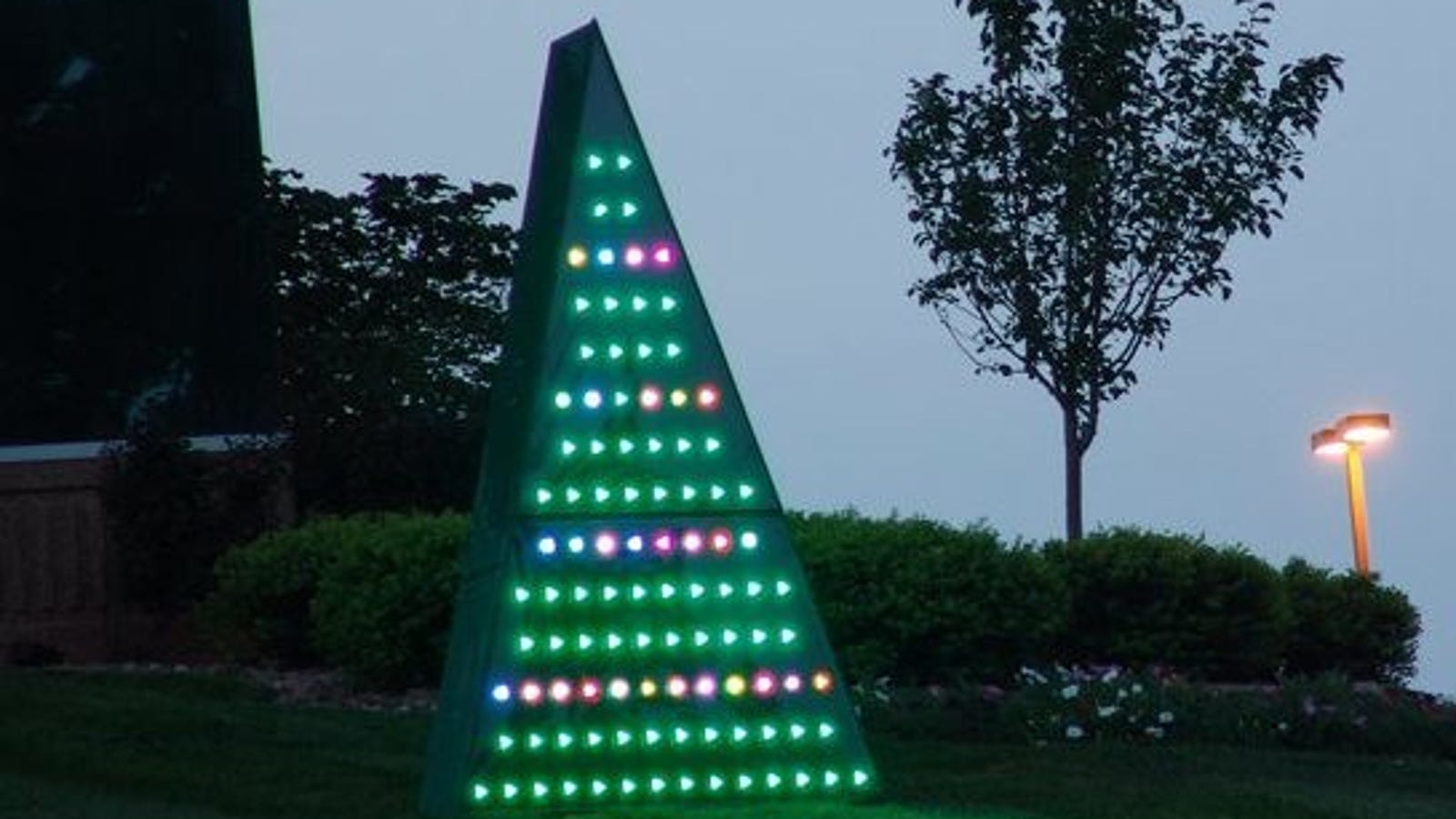 The Pros and Cons of LED Christmas Lights