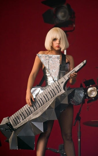 Illustration for article titled Lady Gaga Hears A Boo From Angry British Fans